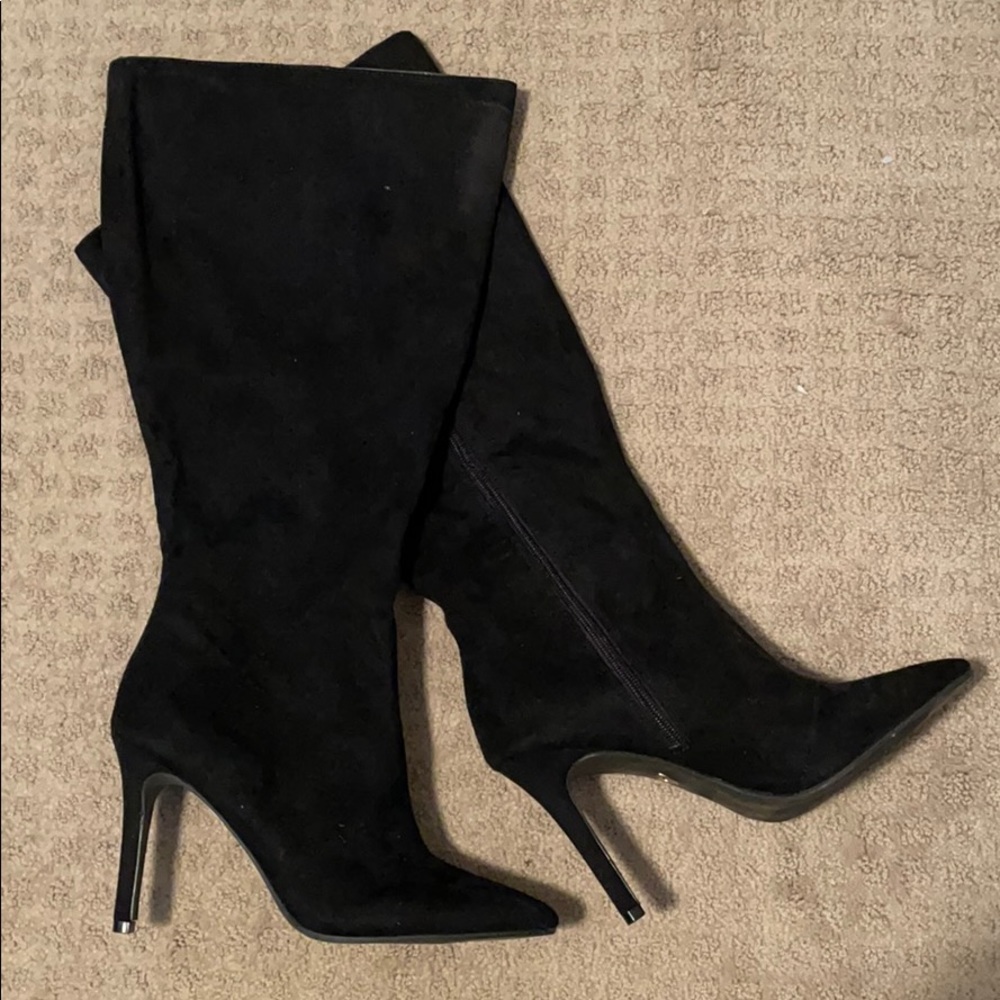 Women’s size 7Wide faux suede black boots